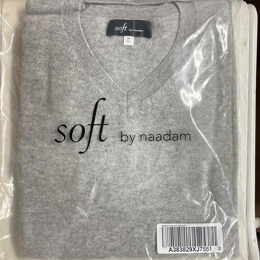 Women V-neck sweater from Naadam - “Soft Collection” 100% Mongolian cashmere. - Picture 6 of 6